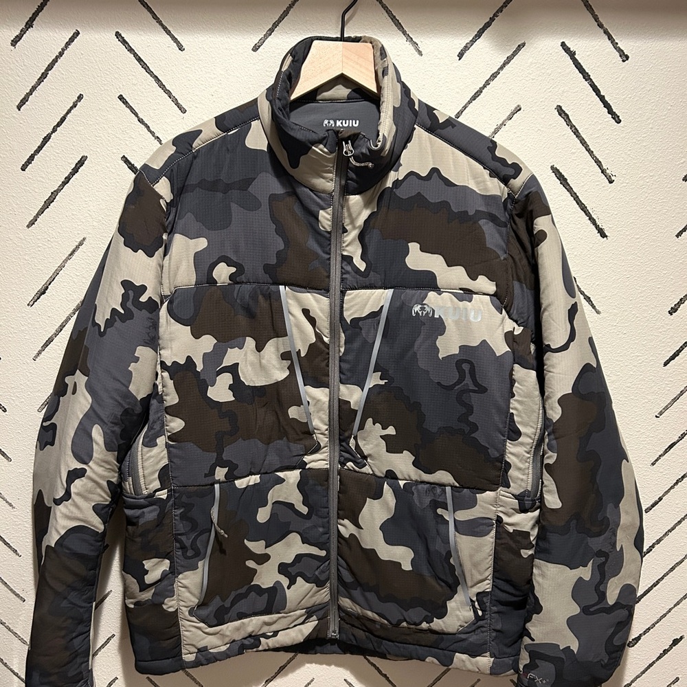 KUIU Men's Kenai Insulated Jacket - Vias Camo
